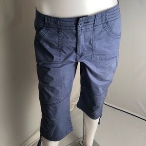 Lee lower on the waist blue utility capri pants 12